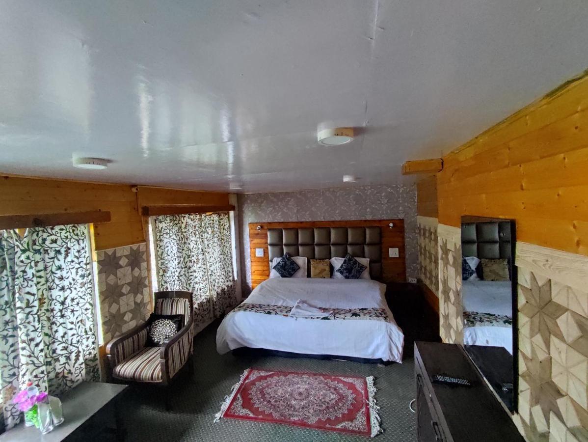 Pahalgām Hotel White House מראה חיצוני תמונה
